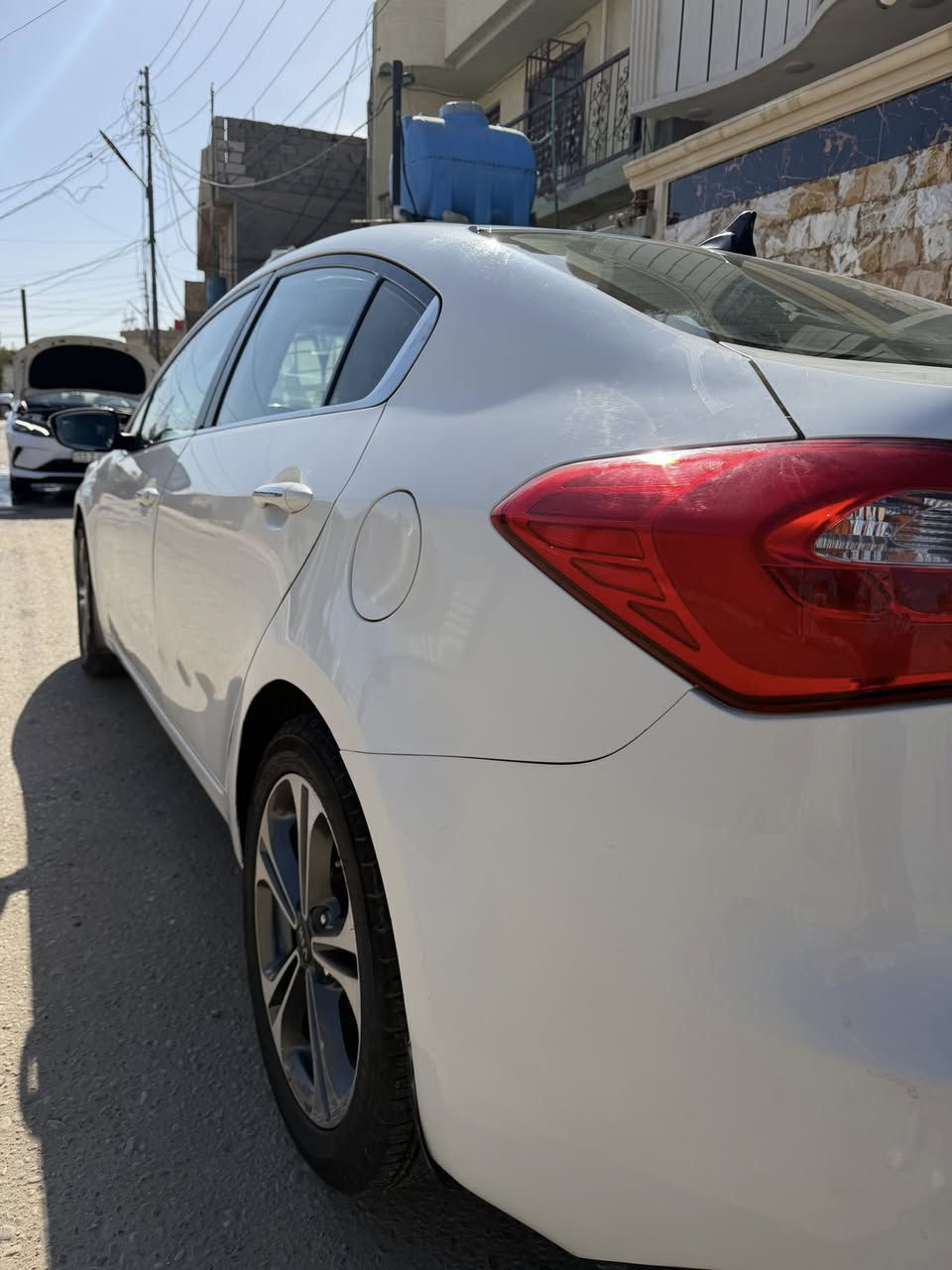 سلام عليكم سيراتو 2014 خليجيه سياره بيهه قطعتين ونص بس صبغ بدون دواخل اثر اشخوط السياره حلوه وكاعده اي نقص مابيهه خير من الله سعر 110 مكان سياره بغداد ناحيه الرشيد 
للاستفسار الاتصال ع ارقم 
***********
