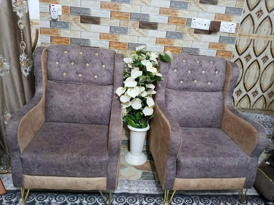 تخم جديد 10 مقاعد بحاله ممتازه بدون اي ضرر سعره 300 الف قفل مكاني بغداد العبيدي شارع عشرين الرئاسه وهذه رقمي للتواصل ***********
