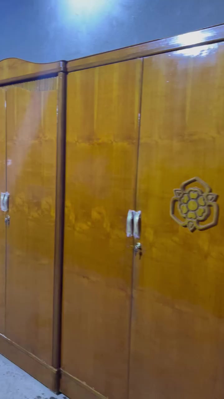 سلام عليكم غرفه نجاره صاج مستخدمه نظيفه السعر ٥٥٠ العنوان الحله ***********
