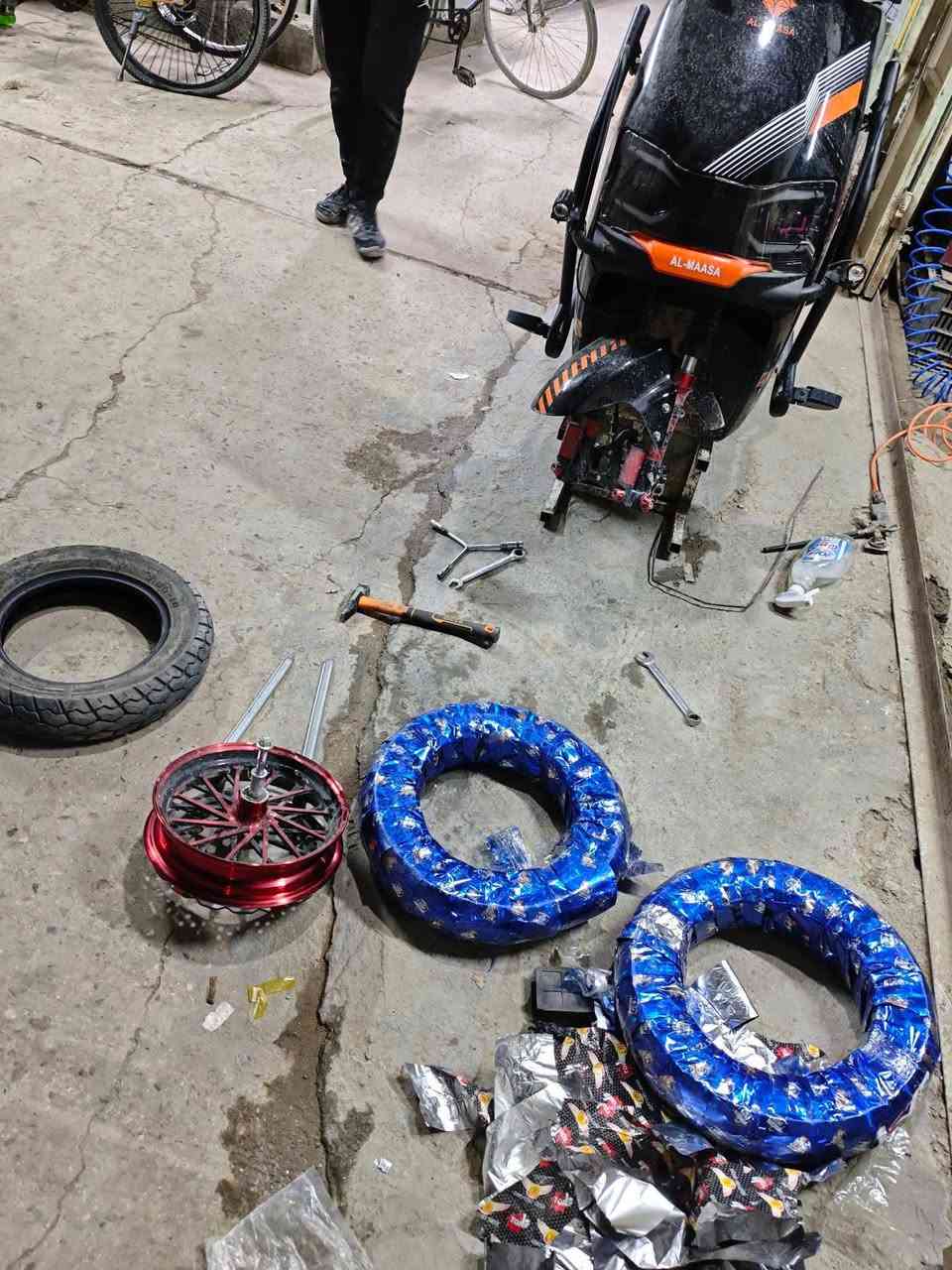 الورشة الهندسية مجمع الاخاء السكني 
Ahmed Muafaq الإنسان الراقي والمحترم 
ربي يرزقك 

1.انواع التايرات للدرجات والناريه والهوائيه 

2.تبديل كافه عقول الدرجات شحن

3.تصليح كافه العقول الدرجات الشحن مع الفحص 

4.يوجد لدينا باتريات شحن كافه الاحجام اصليه مع الضمان 

5.يوجد لدينا كافه الكماليات للدرجات الشحن مع مع حقيبه الدلفري 

6.لسنا الوحدين لكننا الافضل ان شاء الله 
رقم ه.***********@
