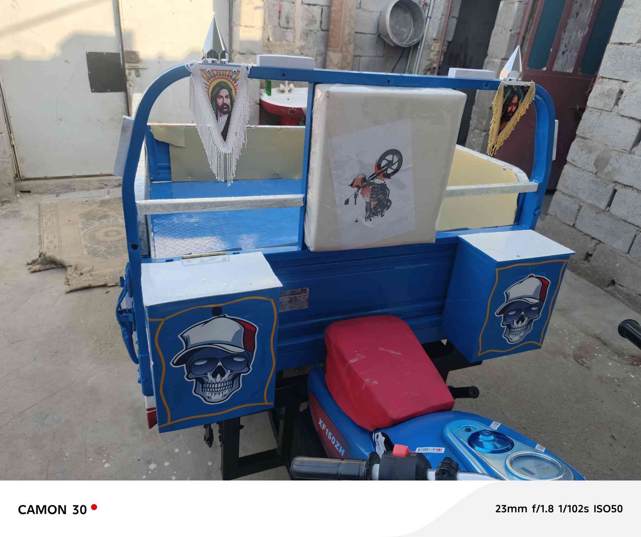 سلام عليكم ستوته جمره للبيع موديل 2016 اوراق اصولي شاصي كهربائيات ركبه مكفوله السعر مليون 550 وبيها مجال انتصل علئ الرقم و تتدلل ***********/***********
