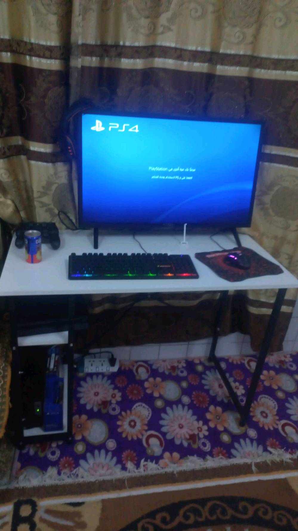 عندي بلي فور اخو جديد للبيع يجي ويا ملحقاته+يدتين+3 اقراص جي تي اي وفيفه17
وكرة السله + حساب داخل لبلي +ويوبي اس 850 +كيبورد +ماوس +ماوس باد + سماعه = هاذا كله $360  // وذا ويه لميز مع الشاشه يصير = $460 والرقم *********** ويفضل واتساب