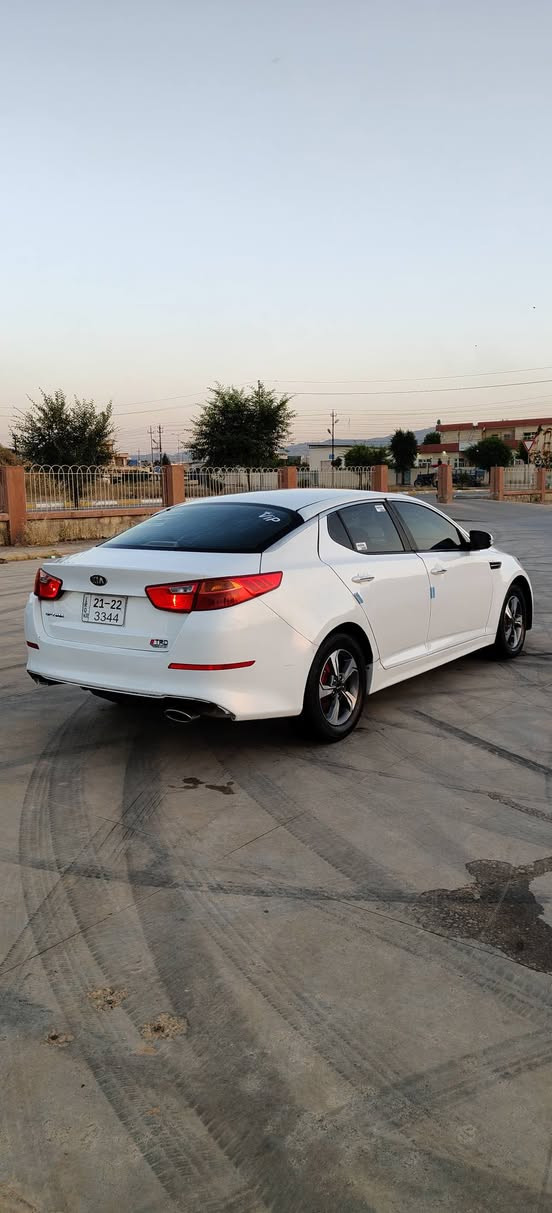 سڵاو 
KIA OPTIMA 
مۆدێل
2015 بڕاوە بۆفرۆشتن تۆمار کراوە گێڕو مەکینەی بەشەرتی فیتەر تەبریت بەشەرت ناو کرێمی  EKO گێڕ شەفت بێدەعموو لێدراو بۆیاخ تەنها نیوەی چەمەلغی پێشی بۆیاخە جگەلەو بۆیاخی نییە چوار تایەی تازە سەیارەکە 98 هه زار ڕۆشتوە بێتەقەو ڕەقە یەک دینار مەسروفی نییە هه موگیانی بەشەرت مەکینەی نەکراوەتۆ گێری تۆماتیکو عادیو،شەفتی بەشەرت کارەبای گشت گیانی ئیشەکات شوێن هه ڵەبجەی تازە قیستو قەرزوو گۆرینۆم نییە
***********
سعر55 مەجالی برایانە دار بنديهكان, السليمانية
