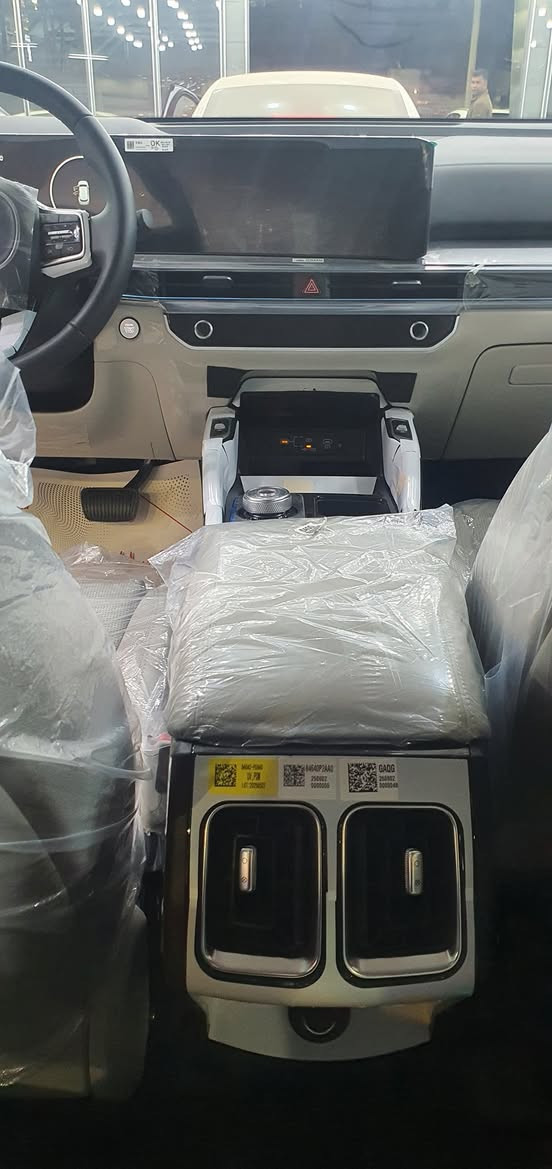 شركة عمر العبيدي لتجارة السيارات الحديثة
       دخول جديد
🔴 كيا سورنتو موديل 2025  محرك 6 سلندر   
 سعة 3.5 -- فتحة سقف بانورامية  ---مرقم اربيل مقاعد تبريد +تدفئه ---- شاشة معلومات وترفيه منحنية مزدوجة (شاشة عدادات + شاشة ترفيه) بقياس 12.3 بوصة----باب خلفي كهربائي ذكي--- اربع كامرات   السياره فول 1/1
                      السعر 58.000.000 مليون دينار عراقي

زورونا واهلا وسهلا بكم

___________________
للاستفسار ***********
📍الموقع بغداد الكريعات
