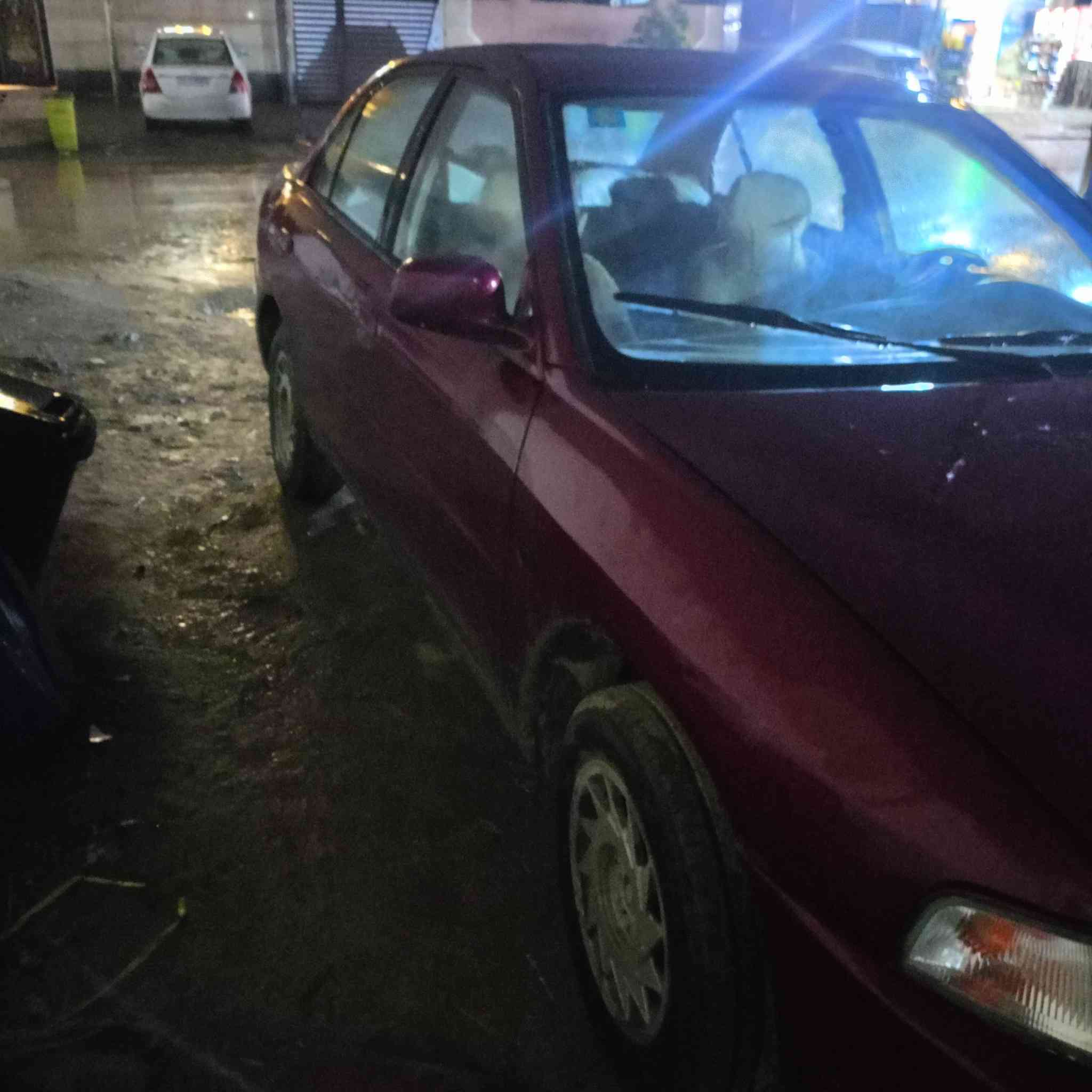 متسوبوشي موديل 2000 كير اتماتيك تبريد شغال  سياره حلو بس تريد ترتيب للبيع سعره 25 بيه مجال رقم هاتف ***********
