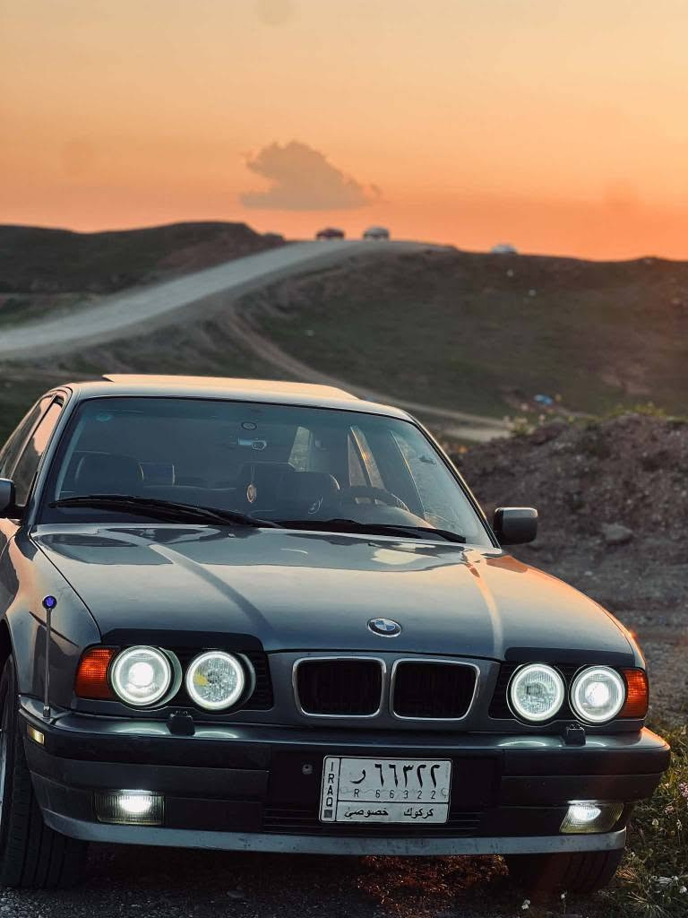 BMW مۆدیل 1993سلایت.  تە برید. چوار جام کارەبا.   کۆبۆن بنزینی هە یە.  مەشروع وەتە نی.    سە نە وی تا2027مانگ 9وەکالە ی بە ناو خۆمە.سعری. 77وەرەقە و مە جال.  *********** ديبيس, كركوك
