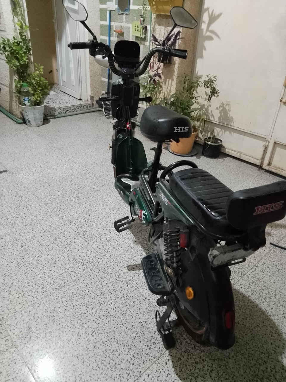 سلام عليكم هذه الباسكل مستخدم أسبوع واحد   يرادله بس تبديل بطاريه سعره 450 ونهايته 430.   الباسكل نضيف      التواصل معه الرقم ***********
