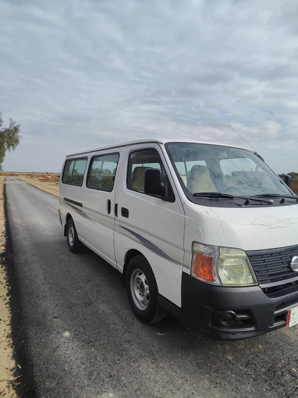 سلام عليكم للبيع موديل 2011،🚍 
مكينه وكير 💯خير من الله 
رقم بغداد تحويل مباشر
السياره كفاله من الضربه والصبق💯
تخم تاير صدر امامي خلفي جديد 
السعر 155💵 وبيه مجال قليل
المكان بغداد أطراف الشعله🏛️ 🏡
رقم *********** كورك
***********
