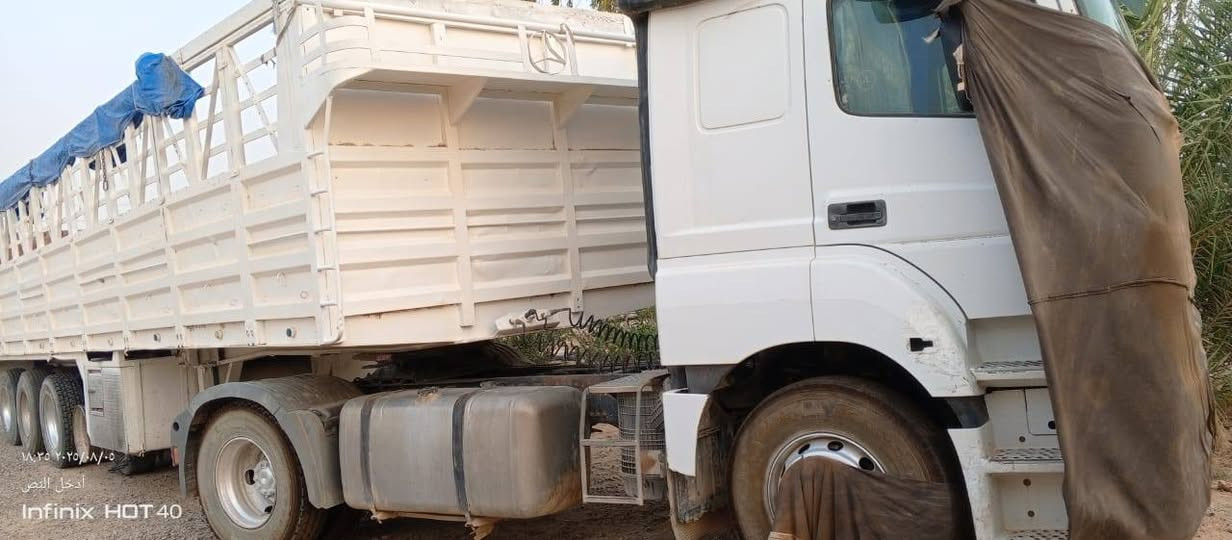 سلام عليكم تريله اكسور لبيع موديل 2003 قمار عاليه حجم 1843رقم سليمانيه تحويل مباشر مربوطه صهريج مكينه كير كله بشرط رقم هاتف *********** اسيا  ***********
