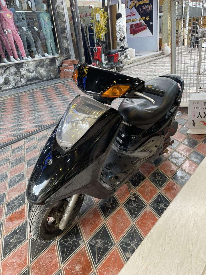 سلام عليكم دراجه بريز للبيع دراجه نضيفه وقويه صار اقل لسنه نزلتها رمبه باله سعر ٥٥٠ وبيها مجال بسيط الله شاهد من لمحل للبيت ماطلع بيها هواي مكاني بغداد الحسينيه رقم الاستفسار ***********
