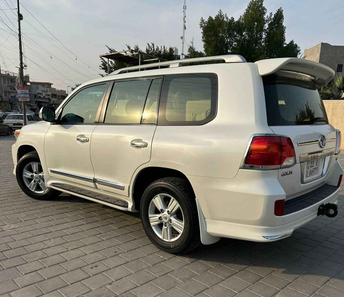 تويوتا لاندكروزر GXR بريم موديل 2012 
سيارة مكفولة كفالة عامة من الصبغ وكل شي 
حت الدعاميات بلاديه 
(فقط بارد قليل جدا بالجاملغ الامامي)

سيارة ماشية 163 الف 
فول مواصفات 
مواصفات البريم المعروفه الفول 
فتحه و كامرا وثلاجه وكشن كهرباء 
وحساس مري شفط
بأسمي تحويل مباشر  
هزه جديده رقم بغداد الانكليزي
تحويل ثاني يوم

مكان السياره بغداد شارع فلسطين 

ال💎ــسعـر 🟥 :: رقم (1) تلـقـائـي 📮

رقم صاحب ســـيـارة :: ***********
