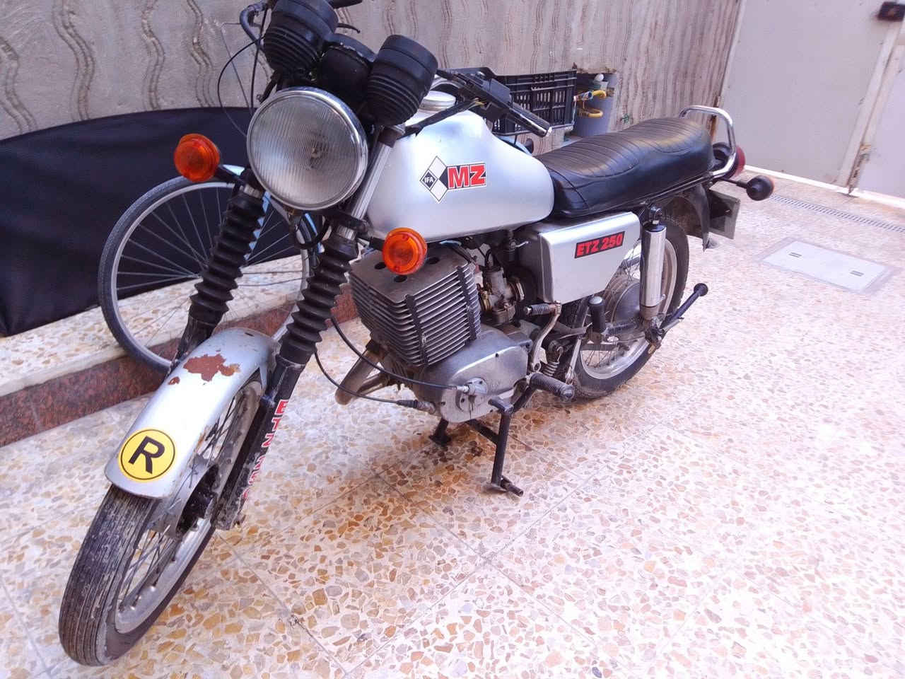 سلام عليكم
امزت 88
لحيم خشم فقط 
سايس 3
ماكنيت قنبوره 
ب1500وبي مجال 
عنوان كوفه 
المو شراي لا يتعبني 
***********
