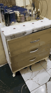 سلام عليكم غرفه تركيه نضيفه ضرر فقط تبديل سجج سعر 200بيه مجال عنواني بغداد لتواصل  ***********
