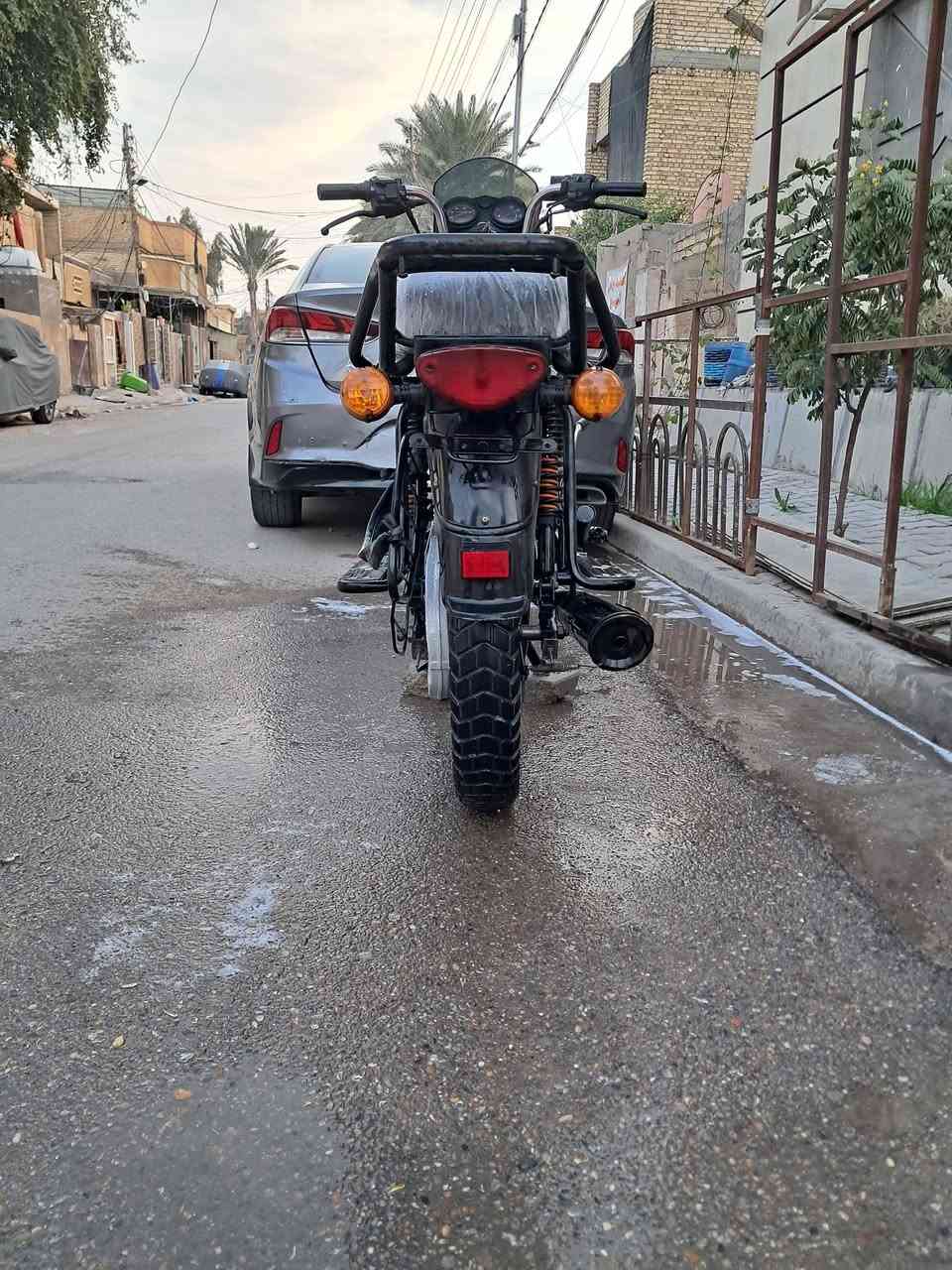 سلام عليكم دراجه بوكسر جبلي اوراق للبيع موديل 22داخله بل23 مجفته تجفيت شركه قبل عشر تيام نقص بس قمجي مال السرعه او استاند صفح فقط دراجه نضيفه او خير من الله   مكاني بغداد الحسينيه سعرها مليون و300 وبيها مجال رقمي ***********اتصل او واتساب
