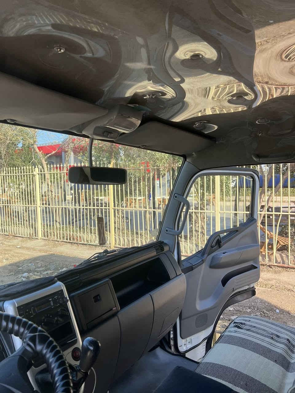 سلام عليكم للبيع كنتر 2023سياره جاهزه بيه ملاحضات خفيفه رقم بغداد                      ***********
