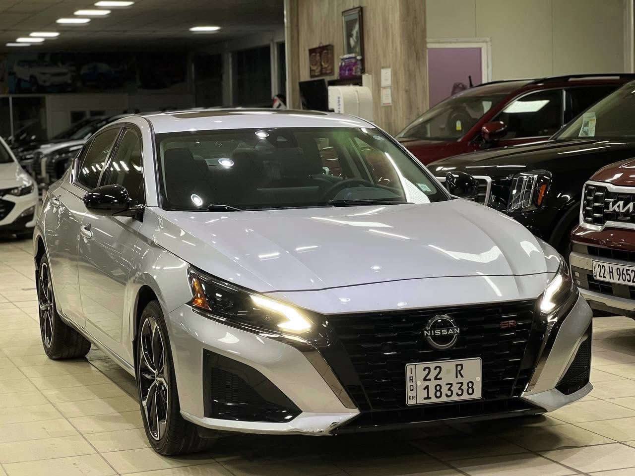 السلام عليكم ورحمة الله وبركاته.
#معرض_ابن_شعبان_لتجارة_السيارات. 
____________________________________
✅اسم السيارة : نيسان التيما 
✅الموديل :  2024
✅الفئة : SR
✅رقم السيارة : رقم اربيل تحويل ملكية او وكالة   
✅السعر :  180 ورقة
✅الضرر : الجاملغ الخلفي الايسر و الباب الخلفي الايسر 
✅الايرباك : بدون ضرر ايرباك 
✅عداد المسافة :  6 الف ميل 
✅نكفل المركبة من الغرق و ضرر الشاصي و الايرباك✅
____________________________________
🔻1-حجم المحرك  : 4 سلندر 2500 
🔻2-ويل كب حجم 19 مع طقم تايرة 🔻بحالة جيدة
🔻3-بصمة ابواب و بصمة تشغيل و تشغيل عن بعد 
🔻4- فتحة سقف
🔻5-لايتات زينون اصل 
🔻6-رادار جانبي 
🔻7-حساسات خلفية اصل 
🔻8-غرفة السيارة جلد اسود اصل 
🔻9-تحكم كهربائي متكامل للمقاعد الامامية  
🔻10-تحكم ستيرن جهتين متكامل
🔻11-شاشة كبيرة الحجم للتحكم بكافة الايعازات
🔻12-كامرة خلفية  
🔻13-رادار امامي تفاعلي مانع للتصادم 
🔻14-رادار خلفي 
🔻15-شفتات ستيرن للتحكم بالكير العادي
🔻16-تدفئة المقاعد الامامية
🔻17-شاحن وايرليس لاسلكي 
 

✅السعر المطلوب  180  ورقة 
 ____________________________________

‏*********** ‏ 📞المبيعات. 
***********٣📞الادوات. 

🔴العنوان:النجف الاشرف-
🔴المدينة المائية-
🔴مقابيل حي الجامعة
🔴مجاور كافية الزاويه-
