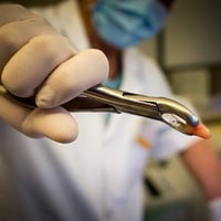 📛مجانا📛 عيادات البيارق تعلن عن خدمة طبية متكاملة وبشكل (مجاني بالكامل)...