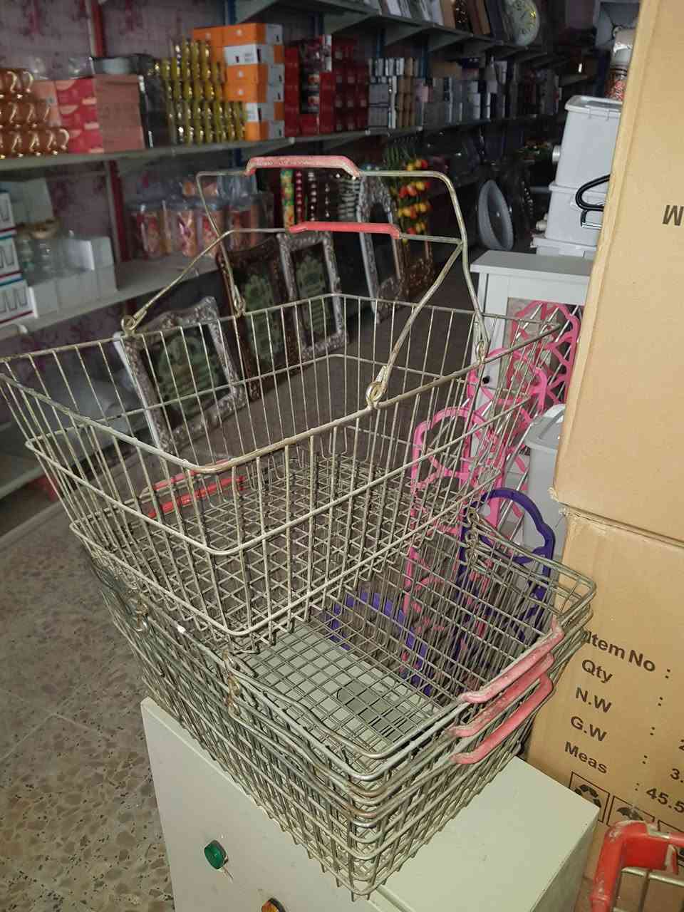 عربة تسوق عدد ٣ مع سله استيل عدد ٤ مع رف دائري عمل يدوي عدد ٢ عنوان نجف حي العداله مجمع العائله للمواد المنزلية حي العداله للبيع لا تكسر بيهن شوف سعرك وراسلني


**إذا كنت صاحب هذا الإعلان وتريد حذفه لأي سبب، رجاءا أرسل رسالة إلى الدعم الفني**