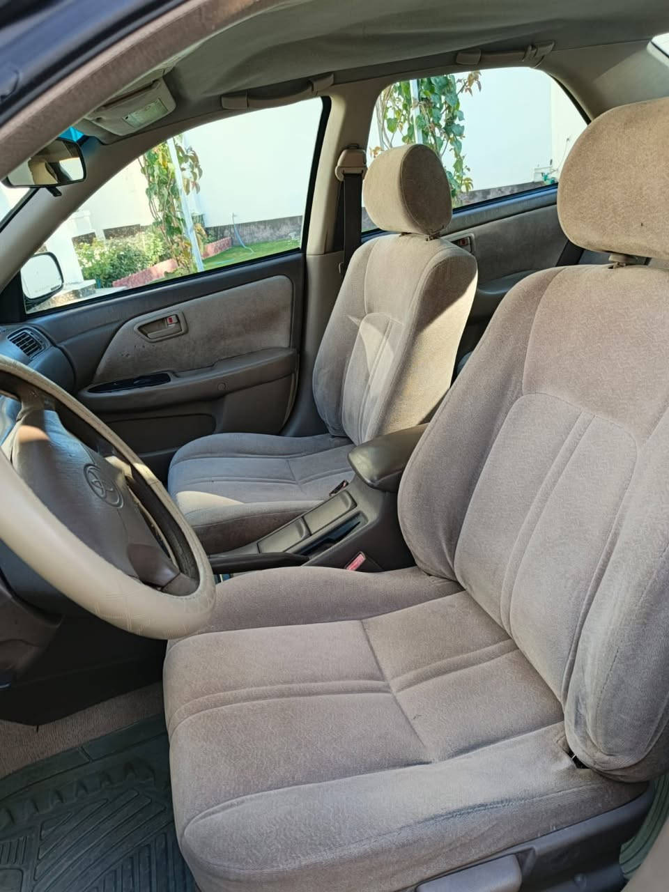 السلام عليكم من رخصة الادمن كامري1999 محرك اربعه سلندر ابو الكف مكفوله من الصبغ عدا البنيد اثر جراد صدر حدادي تخم تاير السياره تبريد شغال فول غرفة جديده السياره جاهزة من كلشي رقم انبار تحويل مباشر السعر 80 وبيها مجال لاستفسار ***********
