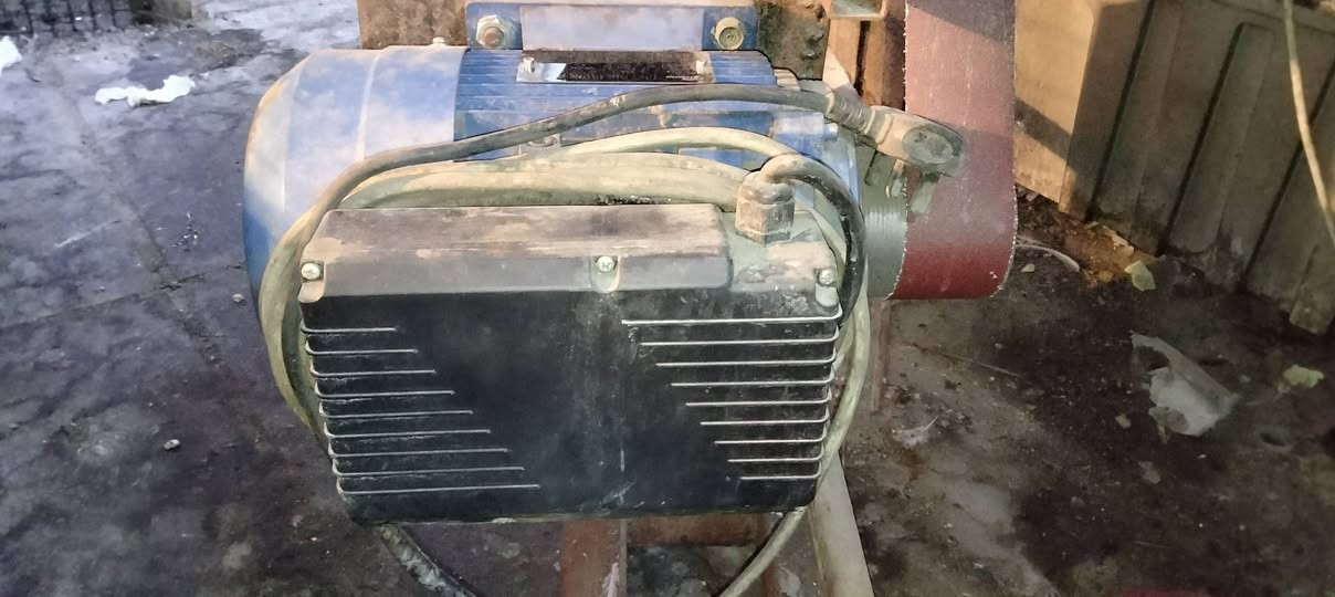 ماطور للبيع 2حصان الدوره 3000   سنكل  الماطور جديد ماستخدمته اله شي قليل كلش الجديد مالته اب 150الف
وهاذه اريده اب 100 قفل مابي مجال مكانه بغداد الاعظميه توصيل ماعدي اليريده هوه يجي ياخذه كلش واظح صار الكم رحمه الوالديكم المايشتري لا يجي ايسولف هاذ رقمي اليريد يتصل ***********
