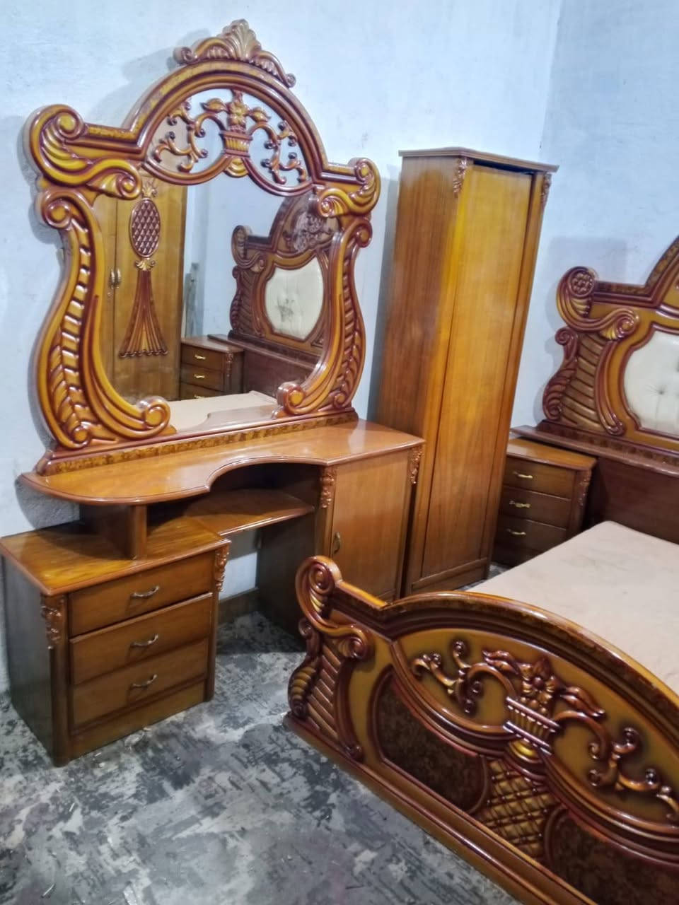 750غرفه اخت الجديده ست ابواب صاج داخل وخارج بغدادالحسينيه مال الراشديه وعندي توصيل ***********
