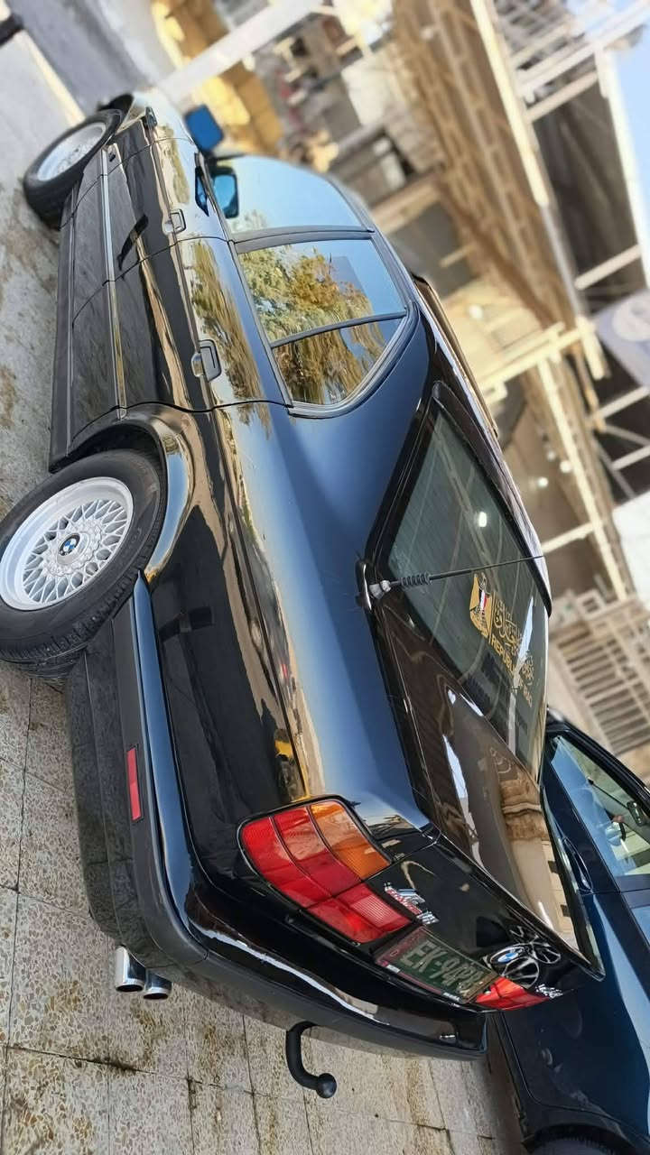 سلام عليكم بي ام دبليو 530 8v اصل ابلادي مصبوغة جميلة شرط تحويل نضافه السياره 90%100  السياره برغي تجاري مابيها الاستفسار على هاذا الرقم ***********
