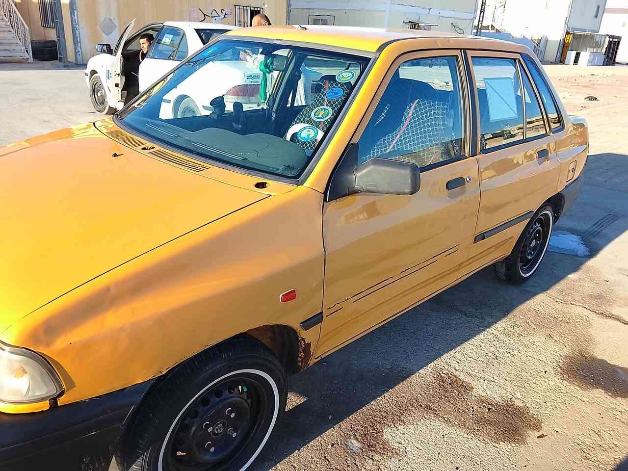 السلام عليكم سايبه موديل 2012 مصفره هيئه وغرامات تخم تاير جديد حداديه جديده رقم  نكليزي باقي بس ستلامه مكينه بيها خيط بخار صبح شواصي نضاف مكان السياره كوت السعر 26 $ ***********
