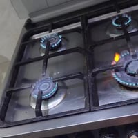 طباخ مستعمل • ميلانو • ٤ عيون