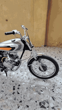 سلام عليكم دراجه للبيع بدون بدون دراجه شغاله مابيها شي
مكان ميسان حي الحسين الجديد

***********
