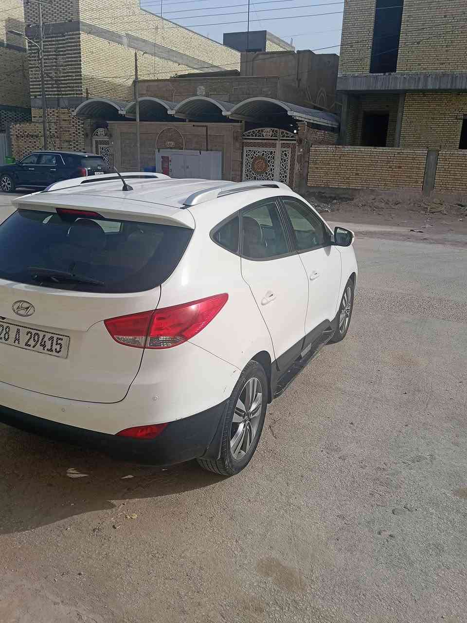 السلام عليكم 
توكسان موديل  14شكل 15 محرك 2400 دوش مكفوله من حادث والصبغ رقم الهاتف ***********
