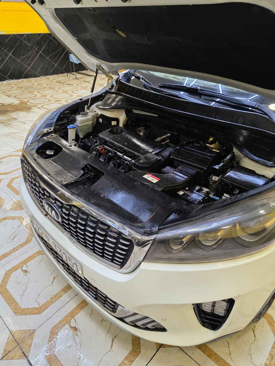 السلام عليكم 
سورنتو 2018 اربع سلندر  موصفات خليجي 
 موجود تقرير  الفحص سعر218بيه مجال رقم ***********
