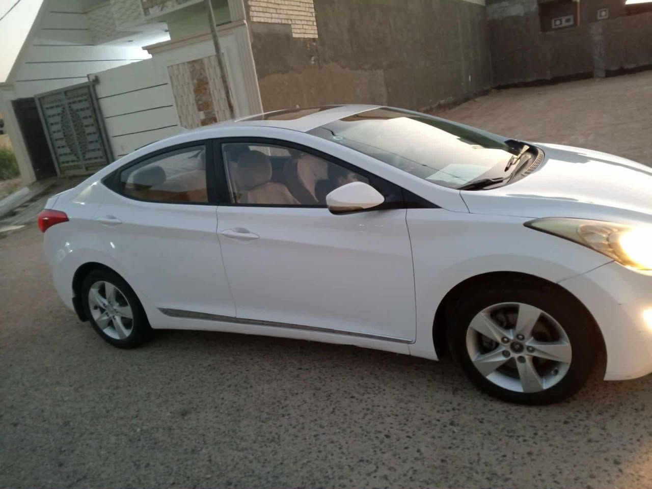 السلام عليكم 

الانترا للبيع ✅

رقم أنبار الجديد تحويل مباشر ✅
باأسمي 

شاشه + فتحه سلايت ✅

تحكمات ✅
مواصفات المعروفه 

السعر 110 💵 وبيها مجال 
--------------------------------------------------------
بيها جاملغ صبغ ودوسه 
ومكان بارد السونار مرفق
ويا الصور 
مكان السياره 📍
الدوره حي اسيا 
مكلف بل النشر اتصل على صاحبها
للاستفسار الاتصال 
+964 770 901 7996
وائل


**إذا كنت صاحب هذا الإعلان وتريد حذفه لأي سبب، رجاءا أرسل رسالة إلى الدعم الفني**