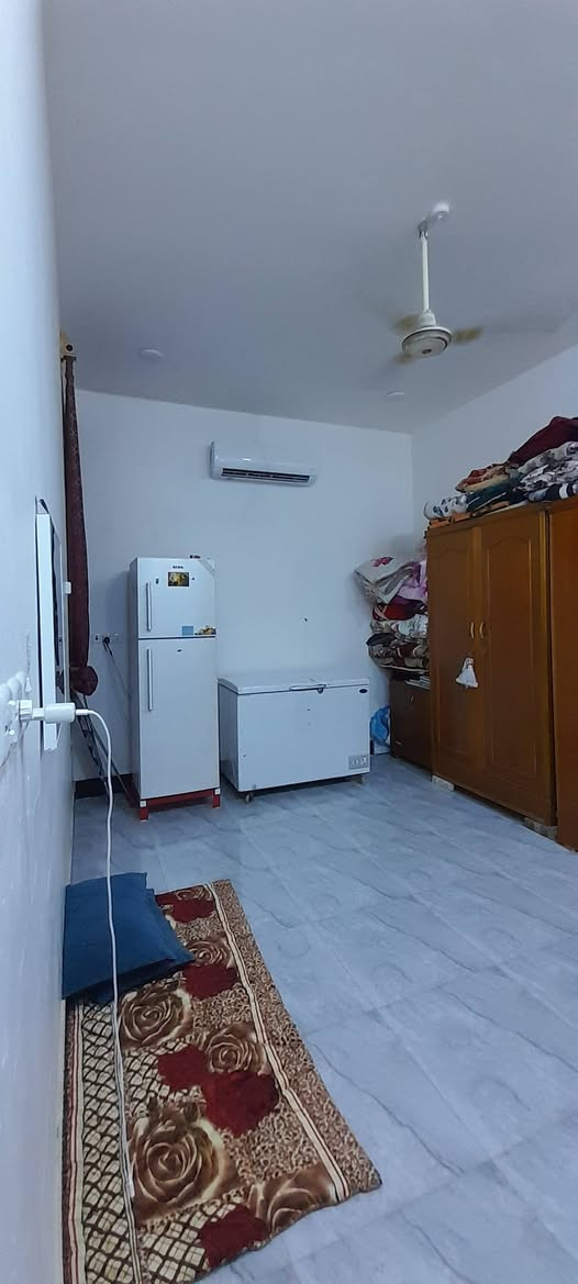 دار للبيع طابو زراعي سند ٢٥ المساحه ٢٠٠ م منطقة الدفاس  قطع كريم ماهود بناء الدار تشمل استقبال +مطبخ كبير وصاله كبيره مع صحيات عدد ٢ خارجي وداخلي مع غرفة نوم عدد ٢ وللاستفسار الاتصال على هذا الرقم ***********
