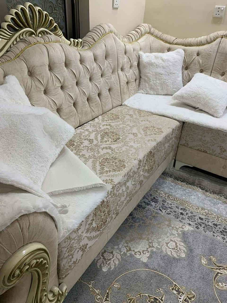 سلام علیک تاخم قەنەفەی ئێلی ستانداردی مەلەکی نوێ خاوێن وەک تازە وایە بۆ فرۆشتن 10نەفەریە بە تەپلەکانەوە دەفرۆشم زۆر توندو تۆلە شکاوی دراوی پەلە هیچی نییە شوێن هەولێر


**إذا كنت صاحب هذا الإعلان وتريد حذفه لأي سبب، رجاءا أرسل رسالة إلى الدعم الفني**