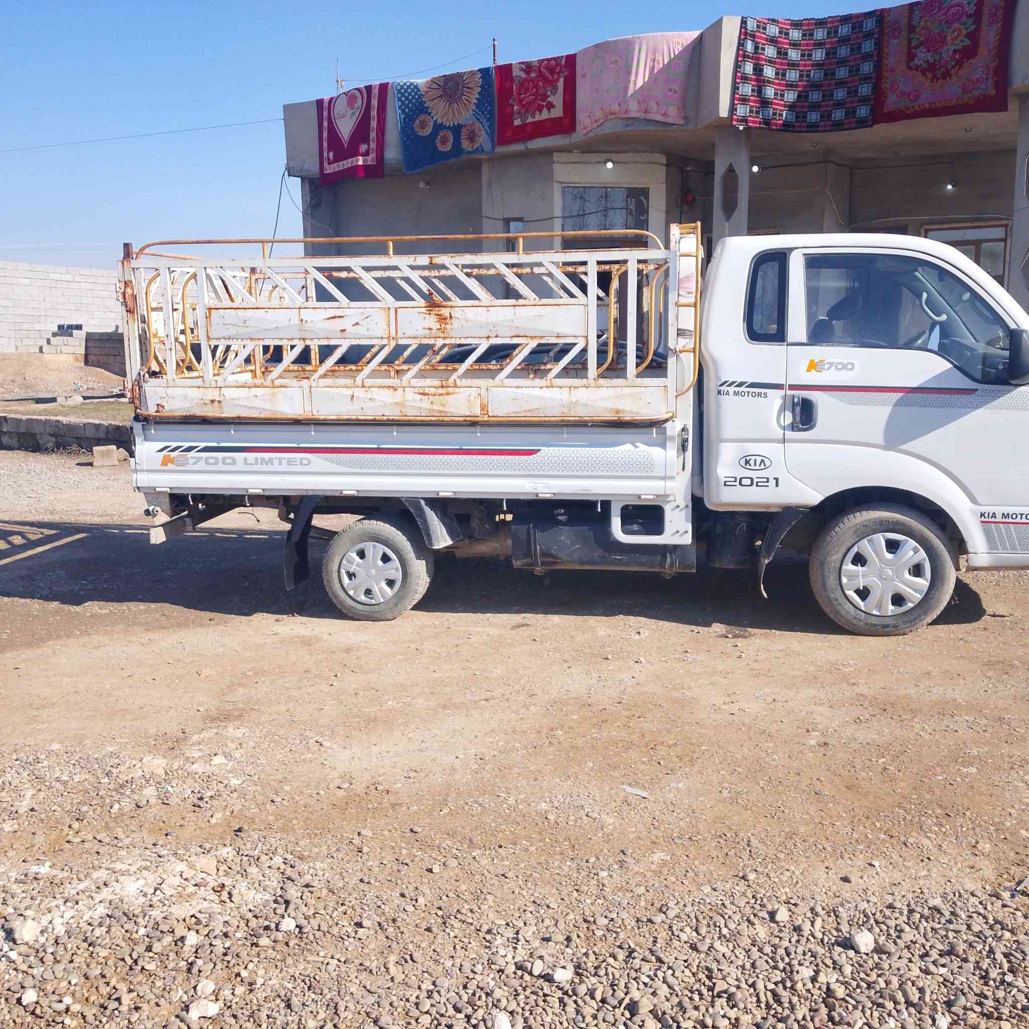 السلام عليكم
.
.
يوجد كيا (مـا مـسجل) موديل 2018 

محرك وكير كلو بل شرط 
سياره جهازه

السعر 43 وبيها مجال شي قليل

استفسار على الرقم (***********)

.م(المحجل مو وياها)
