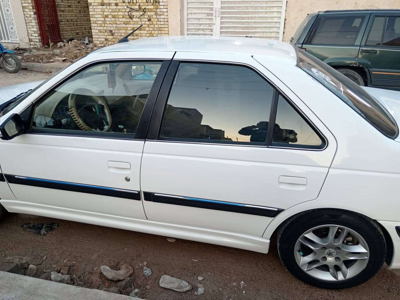 سلام عليكم بيجو بارص موديل 2023 رقم كربلاء كفاله من صبغ وتبديل سياره جديده كير ومكينه كفاله  تبريد ثلج تخم تاير دوشمه جديده سياره مال ما متعوبه غير متواجد ع فيس 
بيع مستعجل اتصال ع ‏‪0783 294 5705‬‏
