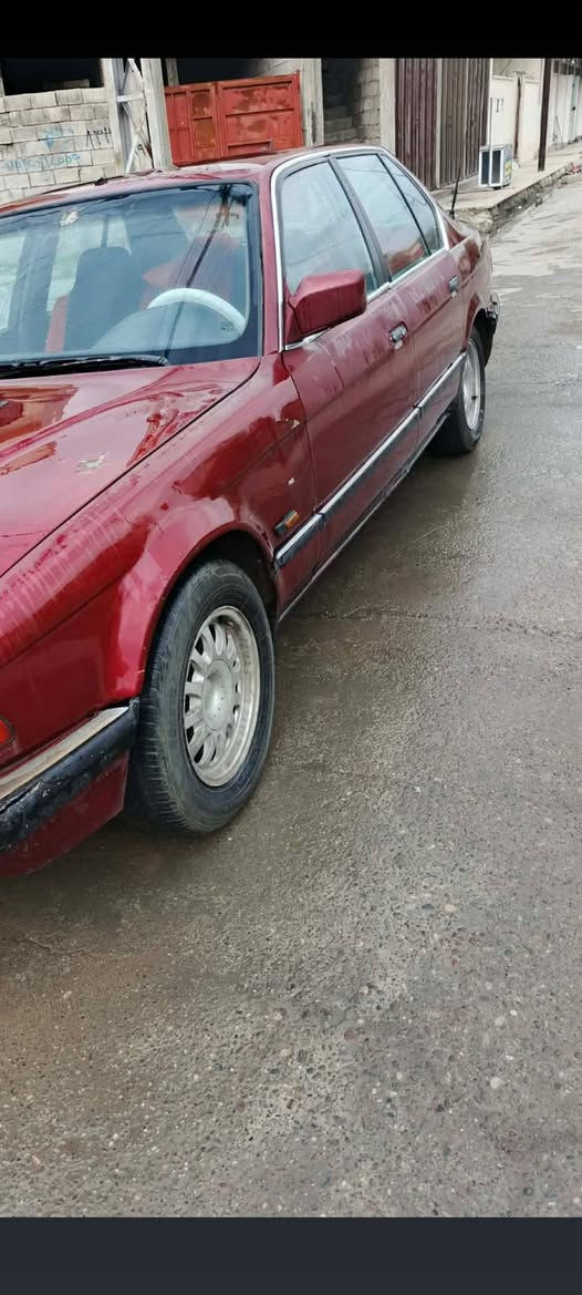 بي ام 735محرك وكير شرط سياره حلوه كير عادي شرط التحويل من الشرعي وكيل سياره كلشي واضح بل صور تجي وتشوف بعينك سسسسسسسعر 30وبيه مجال قليل اتصل على ***********او كورك العنوان حي سومر
