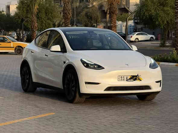 السلام عليكم 
تسـلا مودل Y تك ماطور 
موديل 2023 
سياره مرقم  بغداد 
السيارة اون لاين
الحادث كليييييييين بيه اصبعين بارد بالخلف
السعر     21500$

• تقطع بالشحنة فوك 500كم
• سقف بانوراما زجاج
• شاشة كبيرة حجم 15 بوصة
• كاميرا خلفية
• حساسات خلفية
• كاميرا امامية
• حساسات اماميه
• كاميرا جانبيه 
• كراسي كهرباء جلد لون اسود
• كراسي كهرباء
• كراسي مدفية
• غرفة جلد مميزة لون أسود 
• رادار امامي
• رادار خلفي
• رادار جانبي
• مانع تصادم
• محدد مسرب
• كاميرات عدد 8 
• حساسات جانبيه
• مثبت سرعة
• كاميرات محيطيه 360° 
• تحكم بالسياره عن طريق الشاشة
• نظام قيادة آلية Auto Pilot
• عداد ديجيتال
• تشغيل تلقائيe
• نظام (RCTA) للتنبيه عند الرجوع للخلف
• نظام (RSA) لكشف لافتات السرعه للطريق
• نظام (PSC) الرادار الذكي لمنع الاصطدام 
• نظام (LTA) لتحديد المسار على الطريق
• تشغيل عن بعد
• الدخول الذكي

للأستفسار الاتصال

***********
