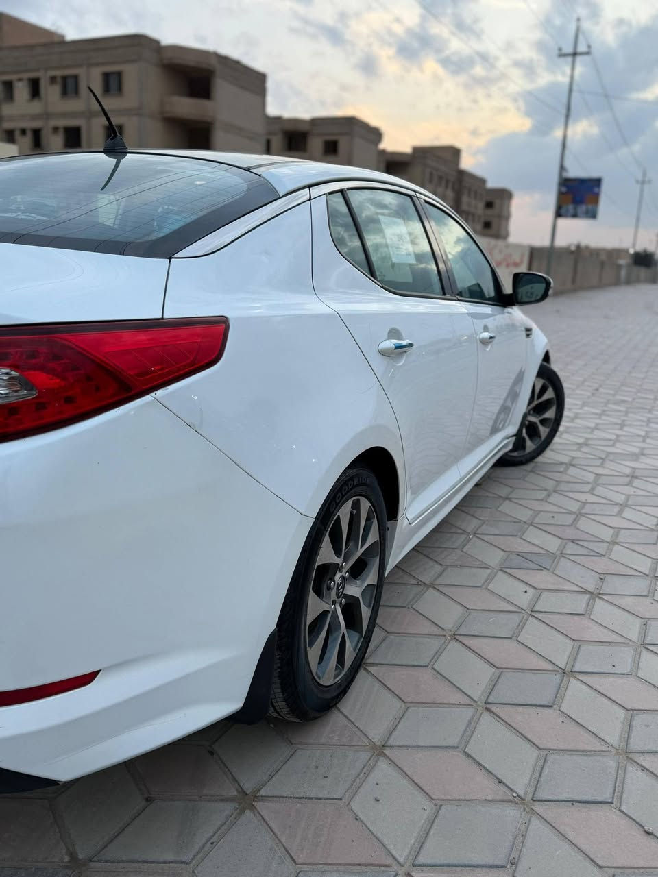 كيا اوبتما
مكلف بالنشر 
وارد خليجي موديل 2013
محرك  دوش 2400 المرغوب
مواصفات 1/1 
بانوراما بصمة كشنات جلد كهربائي
تحكم ستيرن 
ماشية 175 الف كيلو متر
تدفئة و تبريد
تخم تاير جديد صدر كامل 
سيارة ما ناقصها شي مكفولة كفالة عامة 
كير ومحرك شرط  
هزة كاملة 
بيها فقط ربع هلال خلفي صبغ  وبارد بسيط براس البونيد عداها سيارة مكفولة 
رقم اربيل مسجلة بأسمي تحويل مباشر سنوية صالحة لغاية 2028
السعر 137 ورقة قابل للتفاوض 
عنوان تكريت ما متواجد عالفيس رقمي للاستفسار (***********)
