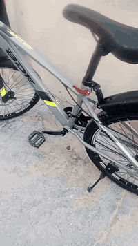 سلام عليكم بيسكل البيع ما مستخدم فقط 3ايام سعر 180وبي مجال ***********
