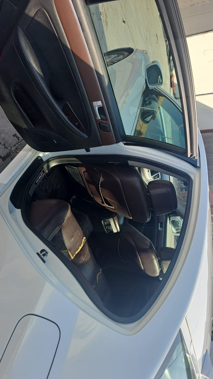 سلام عليكم  جينيسيز 2013 خليجيه  رويال فول  اربع قطع رش صبغ بدون ضربه فقط طخه بسيطه بالجاملغ الامامي السعر 125 وبيها مجال لشراي  مكان السياره كربلاء***********
