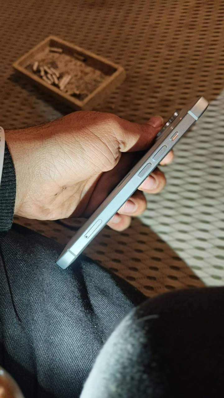 ايفون 15 عادي كامل ملحقات  السعر 750 الرقم ***********
