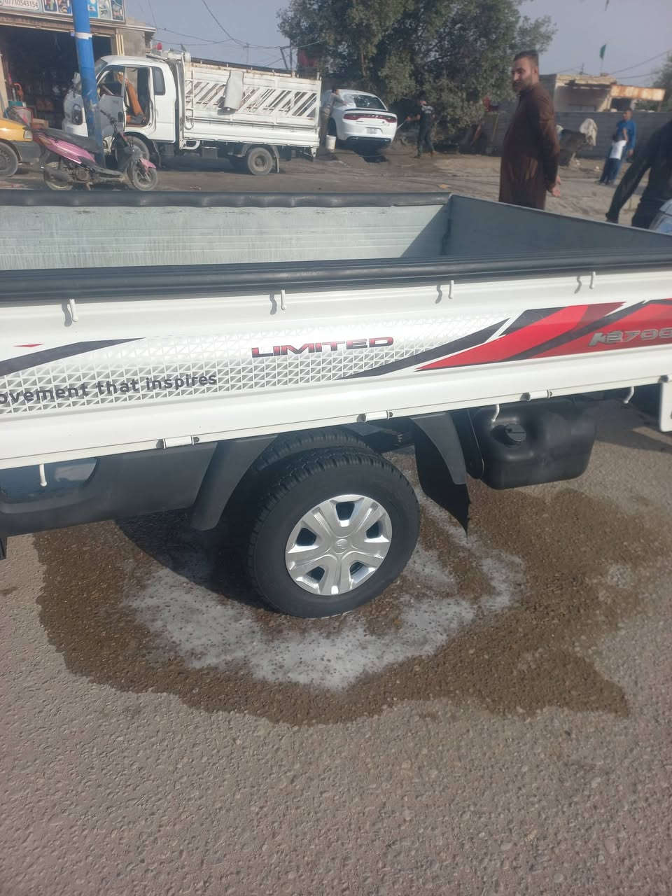 السلام عليكم  للبيع 2025 سياره جديده كفاله عامه شرط الفحص ماشيه 29 رقم بصره السعر 165 وبيها مجال رقم تليفون ***********
