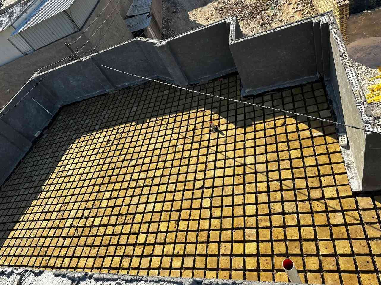 اسلام عليكم عمل فرشي درجه اولى شرط الضمان وعمل كافه العوازل      ***********
