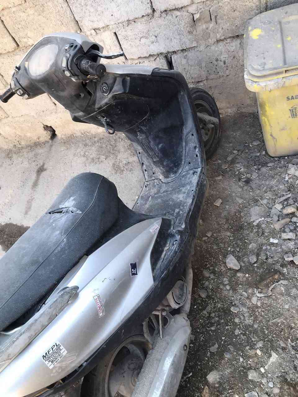 السلام عليكم اخواني هاي الدراجه اشتريته قبل فتره وماحتاجيته اريد ابيع بيه نواقص بسيطه دراجه حلوه ب 300 وبيه مجال 
مكاني الشعله حي الجوادين ***********
