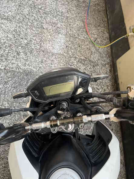 السلام عليكم دراجة هوندا كروم ياباني نضيفه ومكفوله اوراق كاملة السعر 1350 وبيها مجال مكاني بغداد الشراي يجي خاص او الاتصال على الرقم ***********
