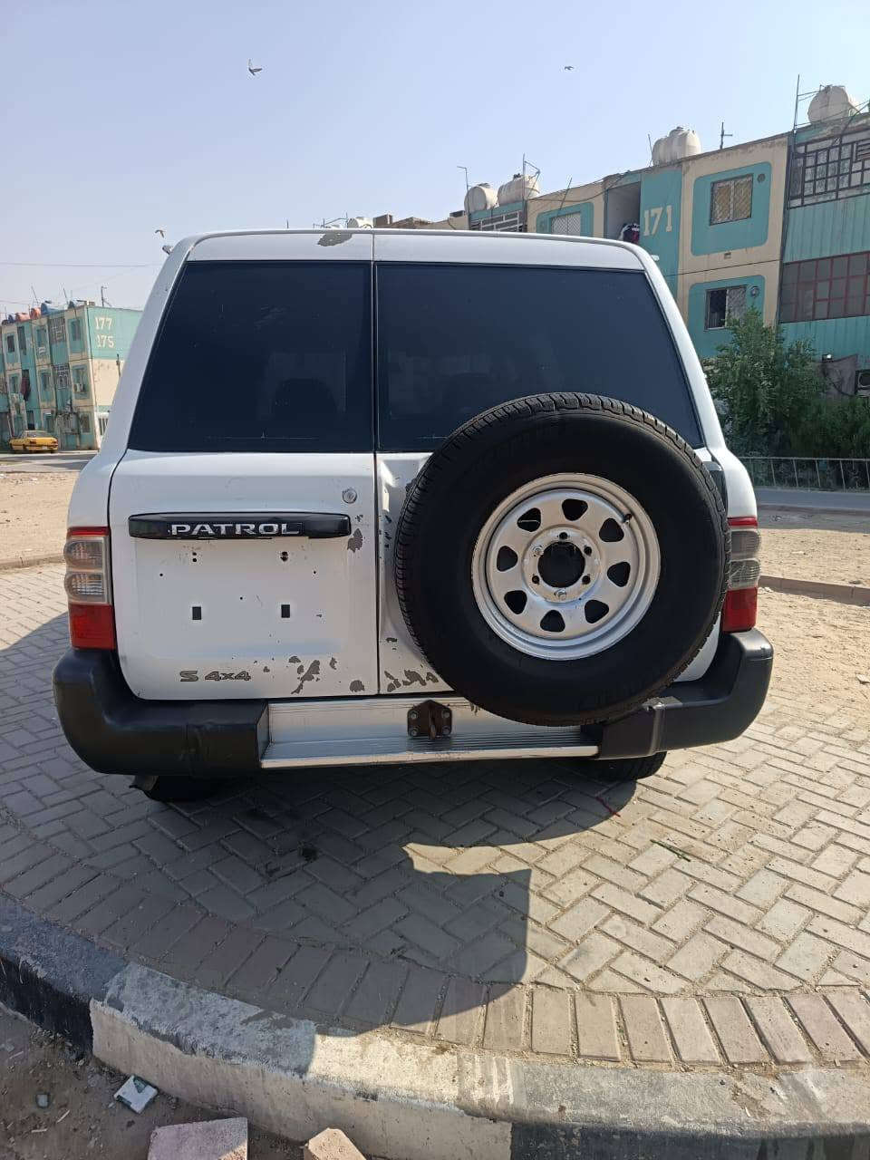 السلام عليكم نيسان باترول للبيع مزاد موديل 2002  محوره غاز محافظه ميسان الرقم ***********
