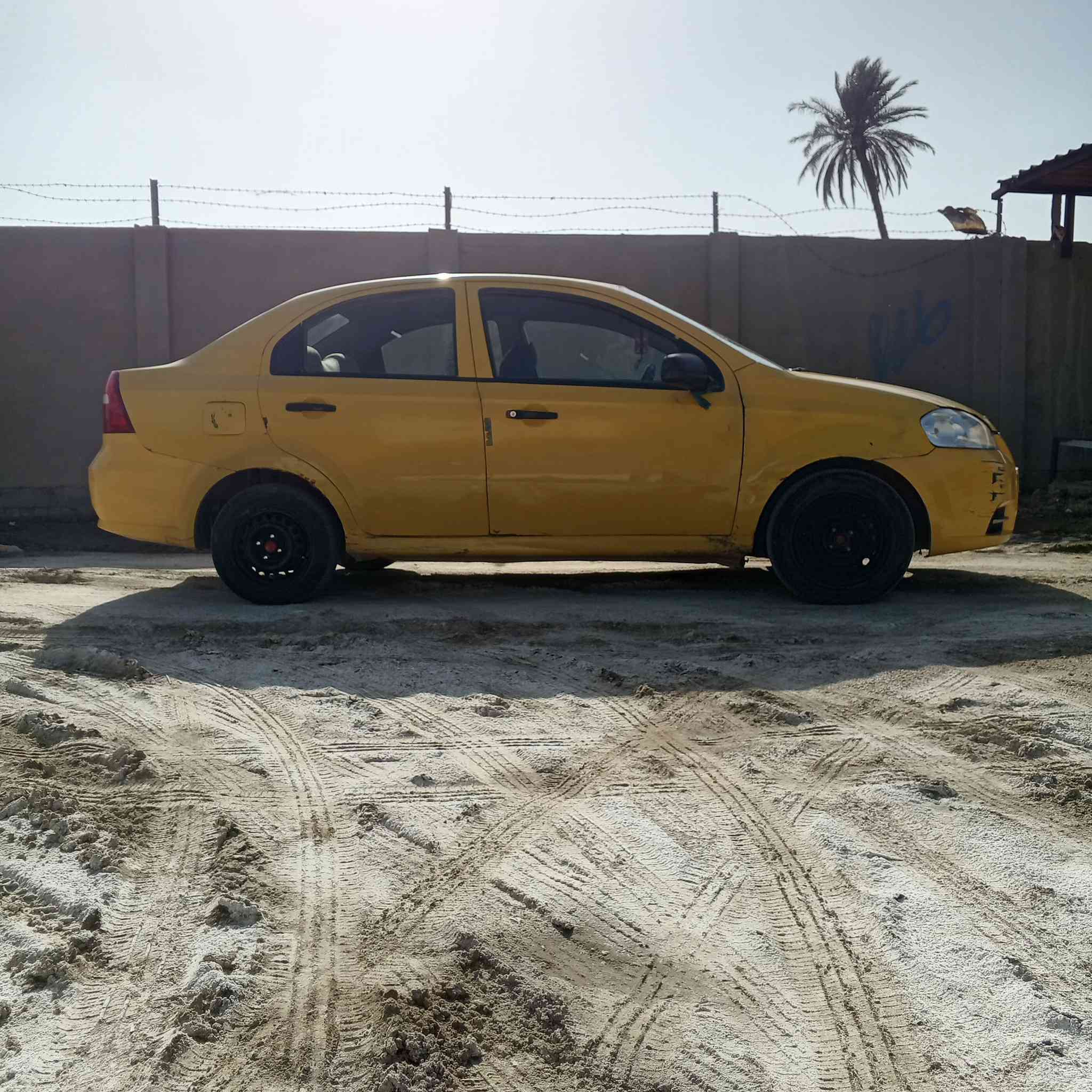 السلام عليكم افيو موديل 9 امسكر كير  عادي سياره جاهزه تبريد ثلج كهربائية كامله سدر جديد السياره امصفره امداور ثاني يوم السياره بسمي السعر 40 بيه مجال رقم الهاتف ***********
