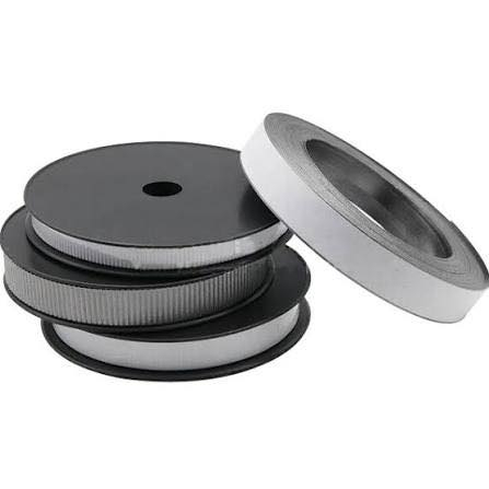 Graphite Tape هو شريط صناعي يُصنَّع من الجرافيت المرن (Flexible Graphite)، ويُستخدم على نطاق واسع في التطبيقات الصناعية القاسية بسبب تحمّله العالي للحرارة والمواد الكيميائية.

� 
الخصائص الرئيسية

 • 🔥 تحمّل درجات حرارة عالية جدًا�حتى 450–500°C في الهواء، وأكثر من 3000°C في الأجواء الخاملة.
 • 🧪 مقاوم للمواد الكيميائية�مثل الأحماض، القلويات (ومنها الصودا الكاوية)، الزيوت، والبخار.
 • 🔧 مرن وسهل التشكيل�يلتف حول الأنابيب، الصمامات، والفلنجات بسهولة.
 • 🚫 مانع تسرب ممتاز�يمنع تسرّب السوائل والغازات.
 • ⚡ موصل حراري وكهربائي�يُستخدم أحيانًا في تطبيقات خاصة للعزل أو التوصيل.

🔹 
الاستخدامات الشائعة

 • 🔩 حشوات (Gaskets) للفلنجات والصمامات
 • 🚿 أنظمة البخار والضغط العالي
 • 🛢️ الصناعات النفطية والبتروكيمياوية
 • ⚙️ المضخات والمبادلات الحرارية
 • 🔥 العزل الحراري للأفران والمداخن
 • 🧯 تطبيقات السلامة الصناعية

Graphite Tape is manufactured from high-purity flexible graphite and is widely used in industrial applications requiring high resistance to heat, pressure, and chemicals. It is an ideal sealing solution for steam systems, oil & gas, and chemical industries, commonly used for flanges, valves, and pumps.

Technical Specifications:
 • Temperature resistance up to 450–500°C in air
 • Withstands over 3000°C in inert environments
 • Excellent resistance to acids, alkalis, oils, and steam
 • High flexibility and easy installation
 • Effective sealing against liquids and gases
 • Suitable for high-pressure applications
 • Available thicknesses (1 mm – 1.5 mm – 2 mm)
 • Available with adhesive or non-adhesive types

Applications:
 • Flanges and valves
 • Steam systems
 • Pumps and heat exchangers
 • Oil & gas and petrochemical industries
 • Thermal insulation and heavy industrial use
للتواصل  : هاتف & واتساب ***********
***********
