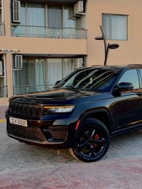 ⚫ جيب لاريدو 5 راكب موديل 2023 للبيع او المراوس 🔹 محرك 3600 V6 🔹 رقم ب...